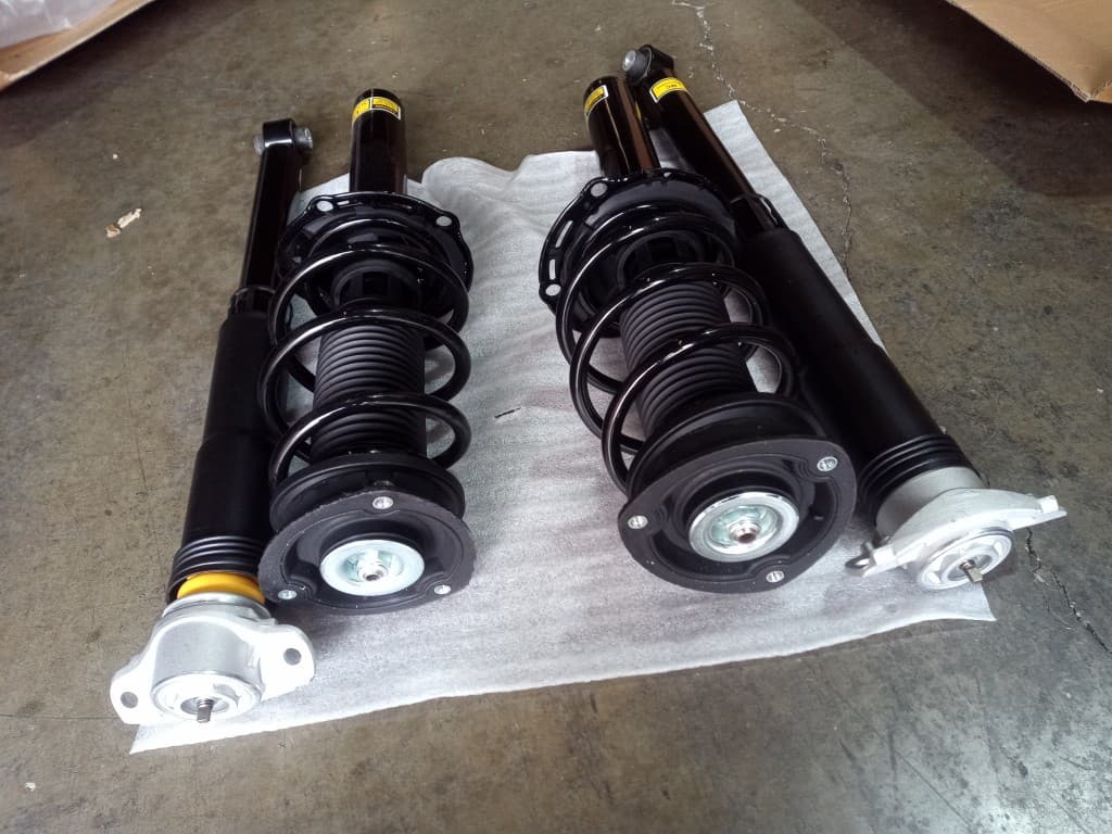 Front Suspension Strut and Rear Shock Absorber Kit For VW Tiguan Audi Q3 2019-22