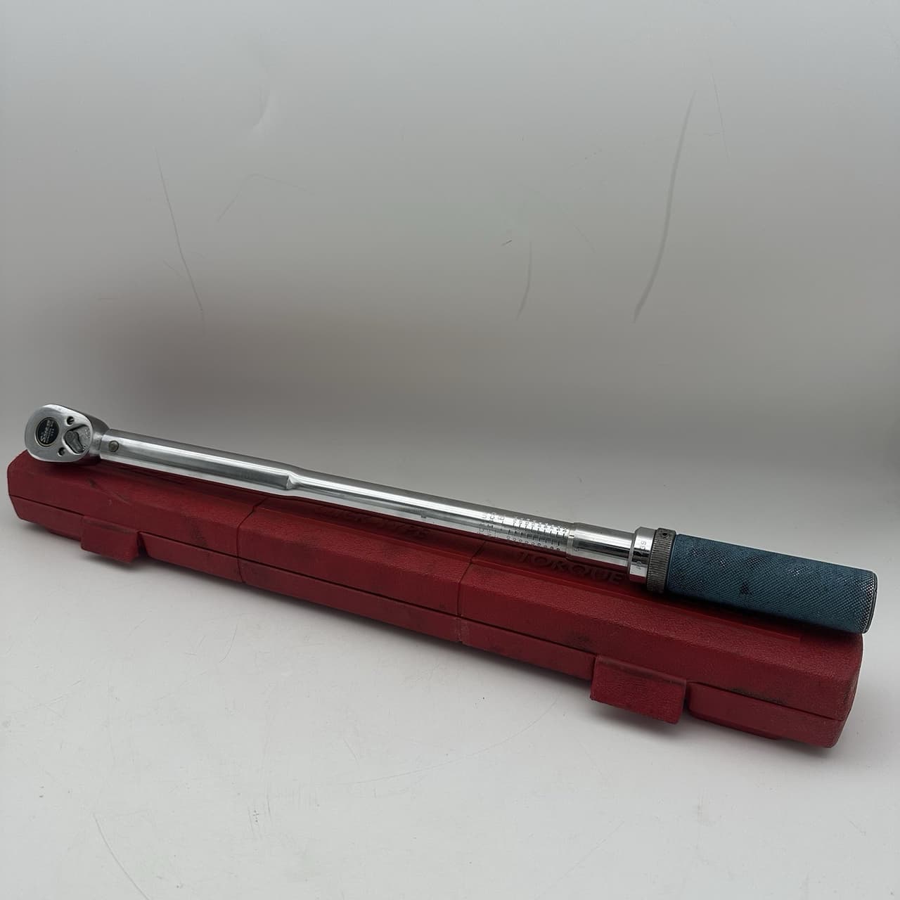 SNAP-ON TOOLS 1/2 DRIVE QUICK-TYPE TORQUE WRENCH 30-200 FT LB QJR-3200A W/CASE