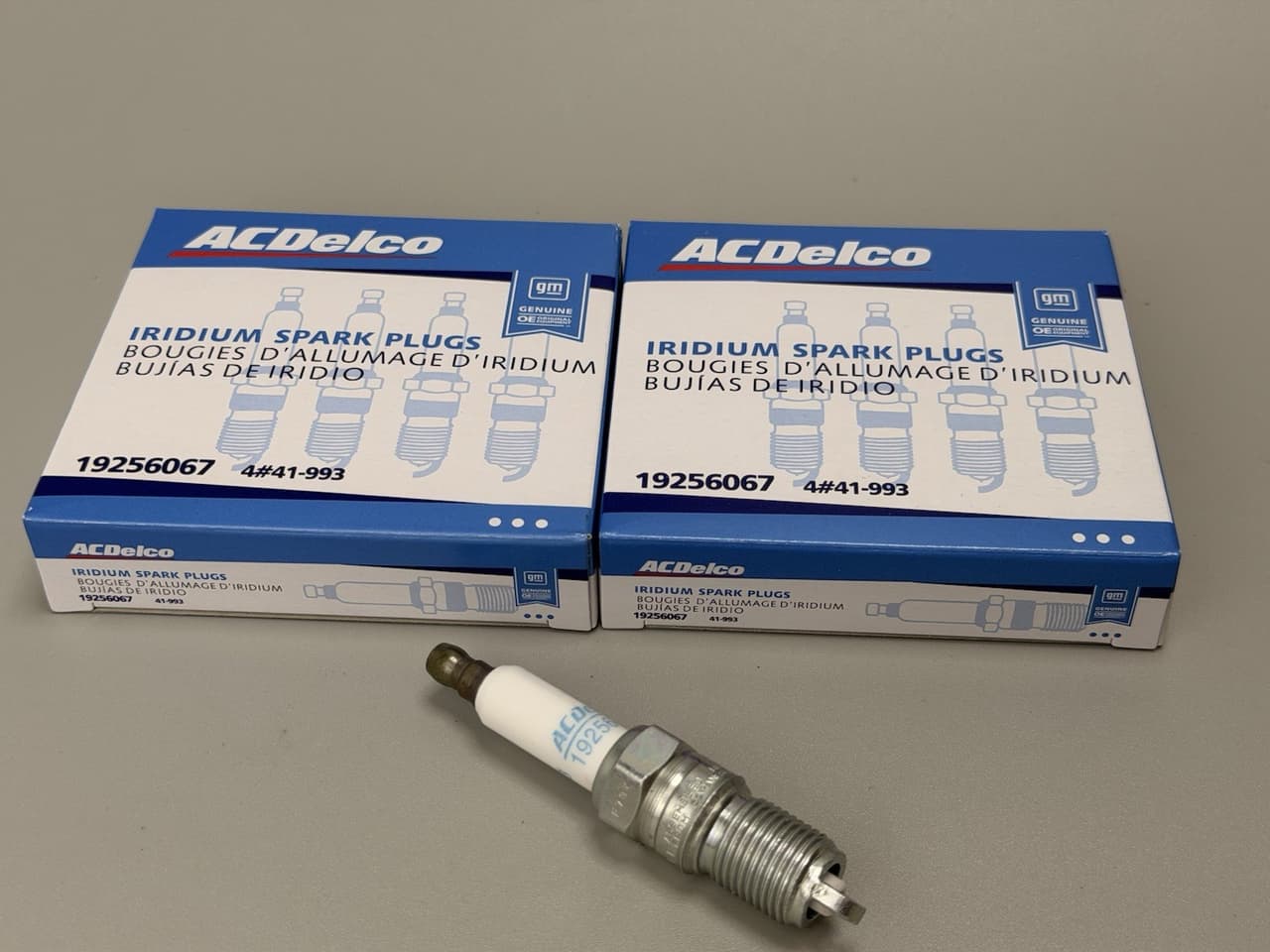 SET OF 8 AC DELCO 41-993 IRIDIUM SPARK PLUGS (19256067)