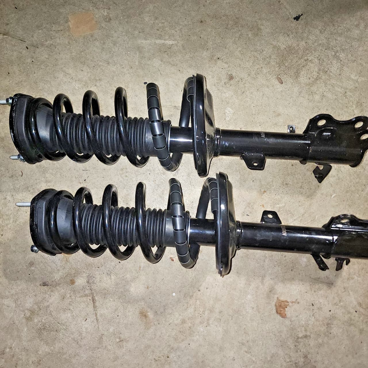 Rear Complete Strut Assembly Pair Lexus RX300 Toyota Highlander AWD New
