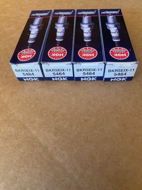 SET OF 4 Genuine NGK Iridium IX Spark Plugs Set 5464 BKR5EIX-11