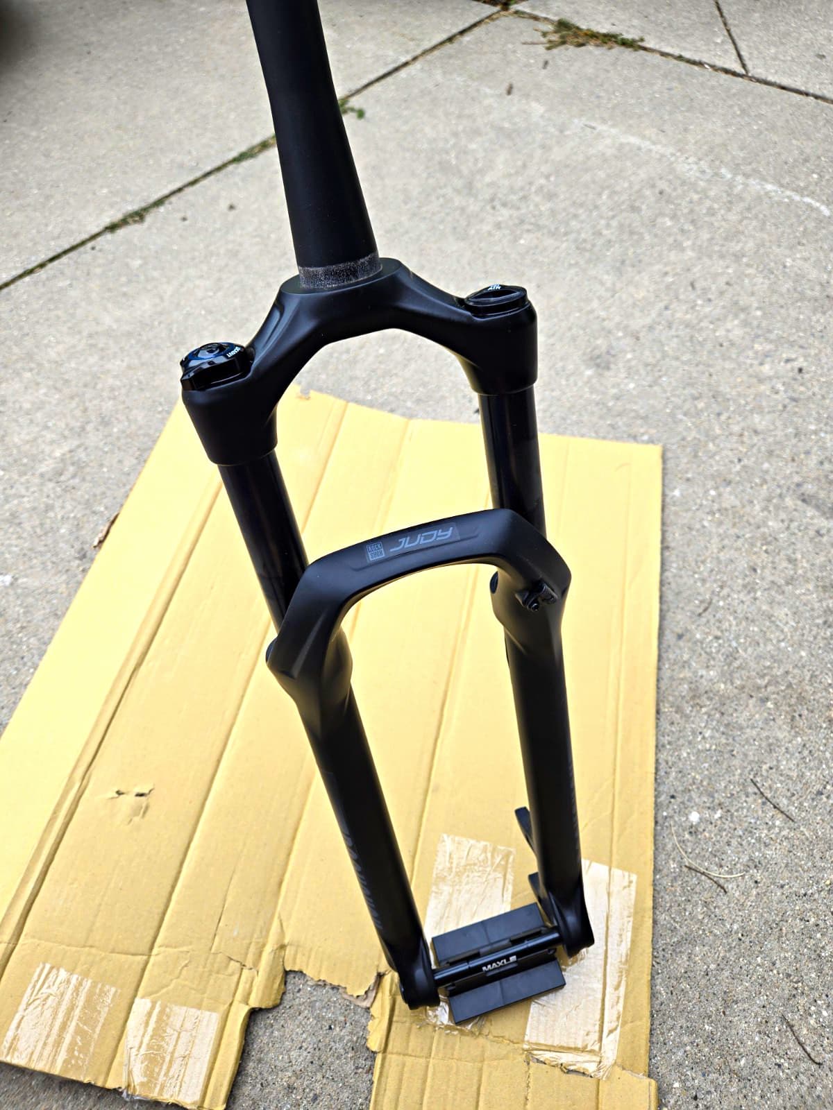 RockShox Judy Suspension Fork 29in 120mm Tapered Steerer Lockout Black 15x110mm