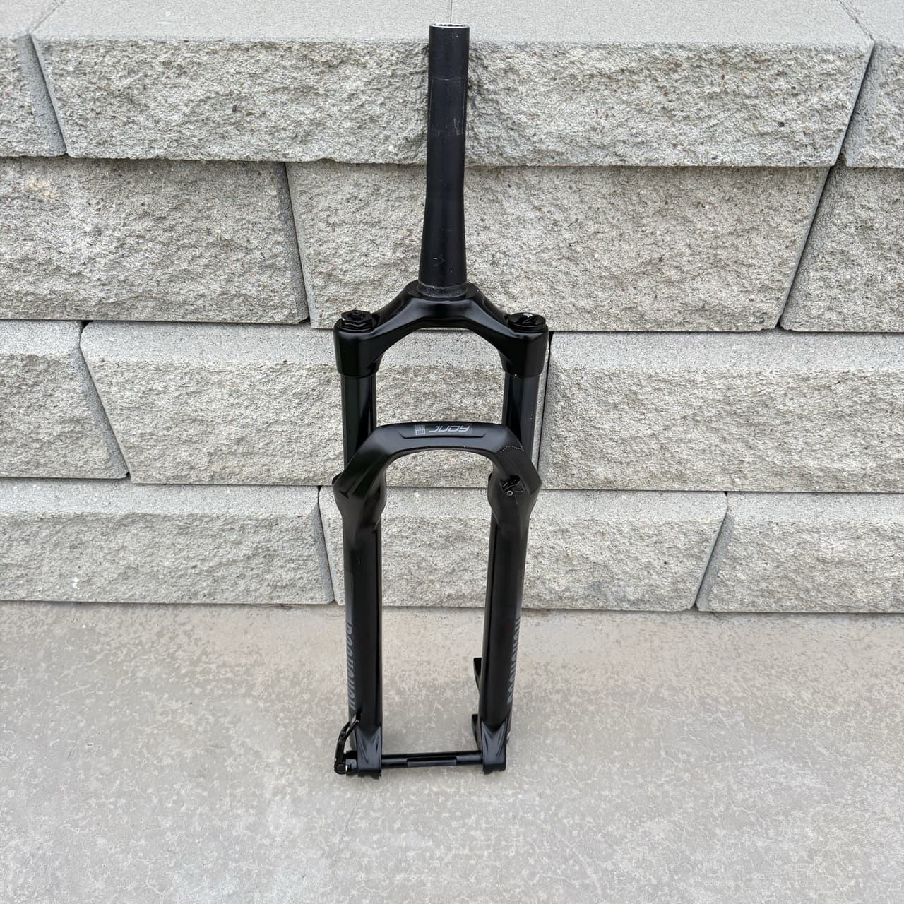 1-1/18” Rockshox 29" JUDY Air Shock Fork 100mm Travel 15x110mm (Missing R Knob)